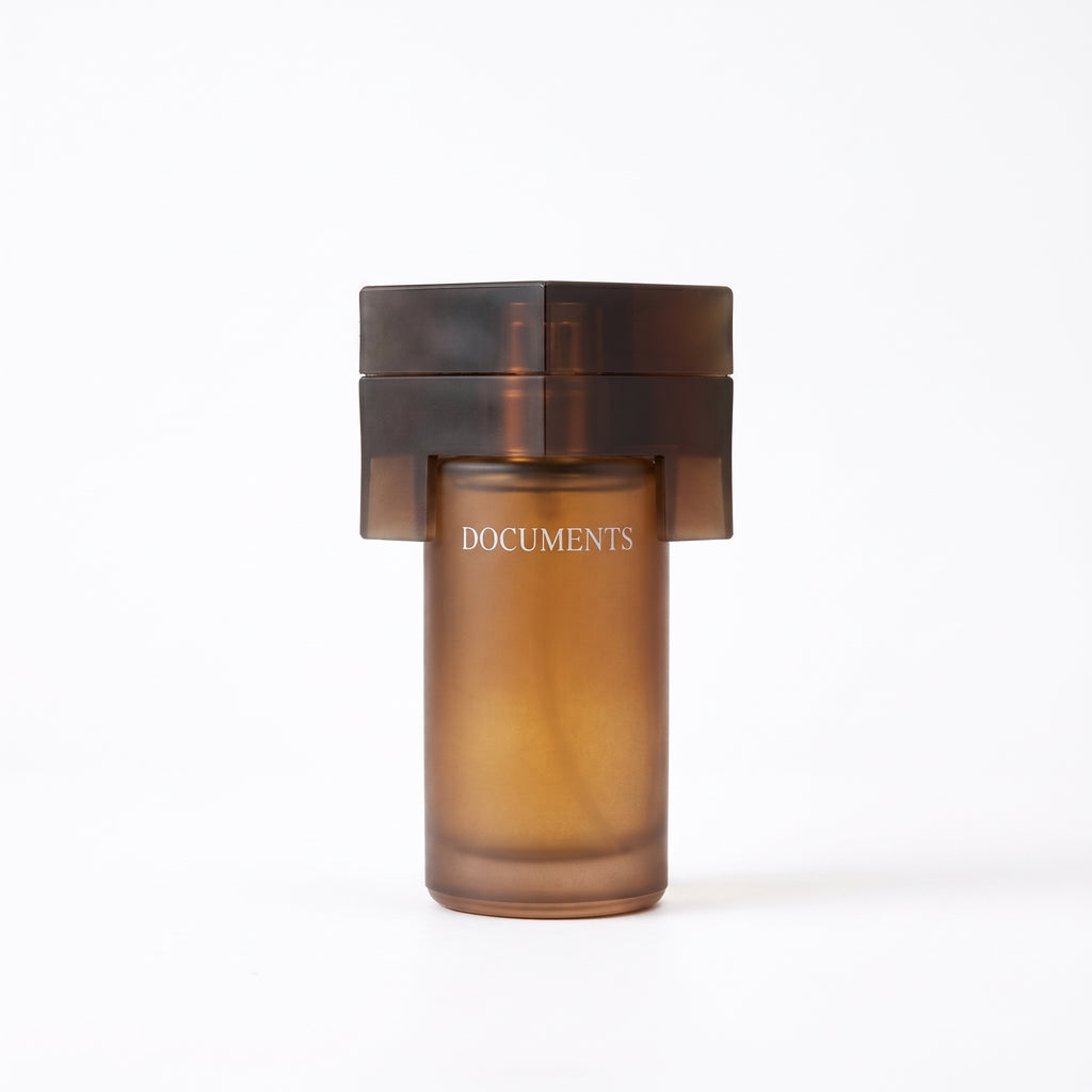 DOCUMENTS Inter Cedar decant, bottle on white background